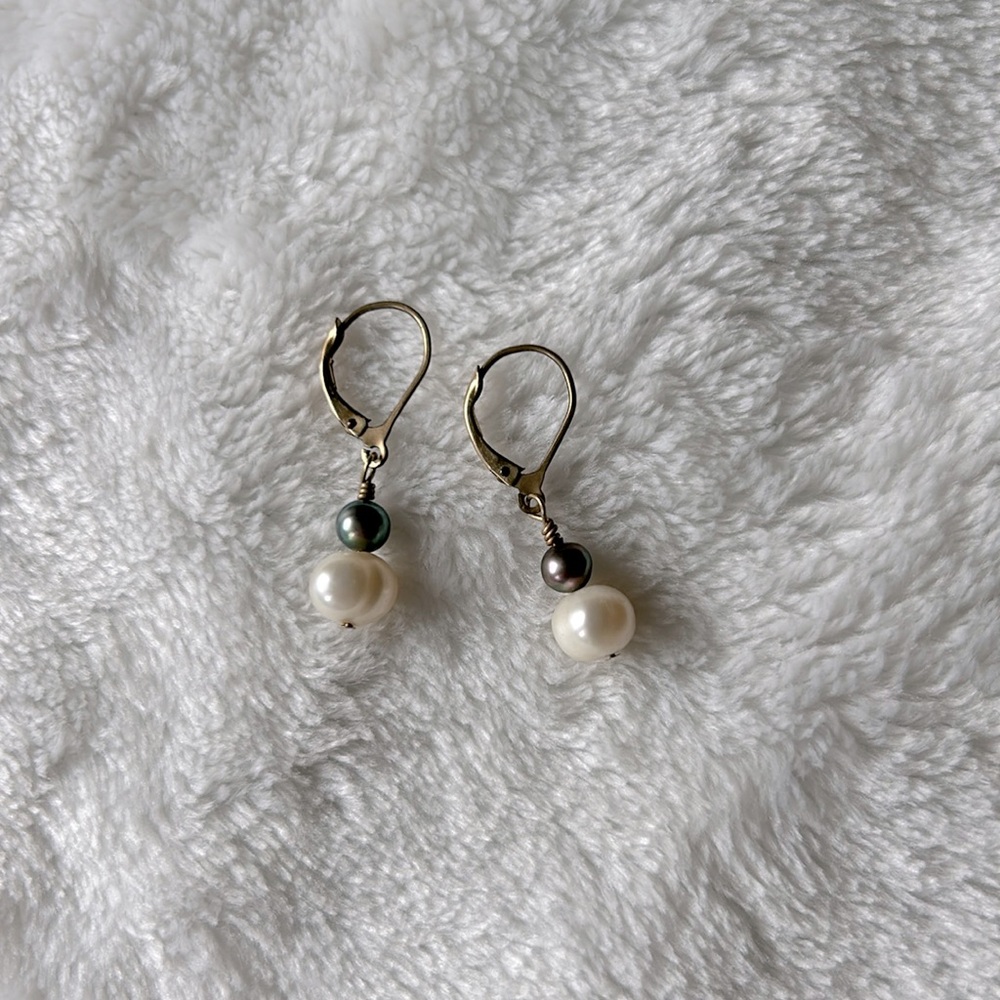 Handmade pearl & gold plated earrings